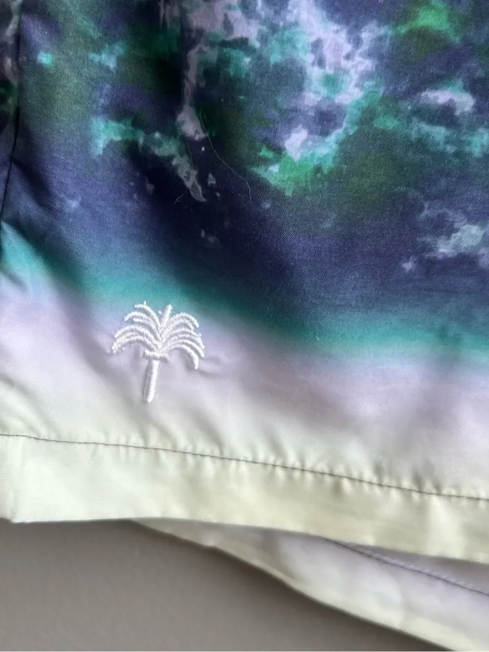 OAS Sweden Men's Green, Navy Purple & White Tie-Dye Ombré Swim Trunks Size XL 4”